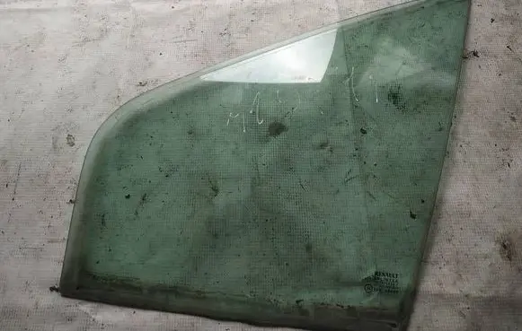 Renault Scenic I Front door vent window glass four-door as2