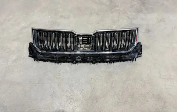 Skoda Kodiaq Front bumper upper radiator grill 565853663E