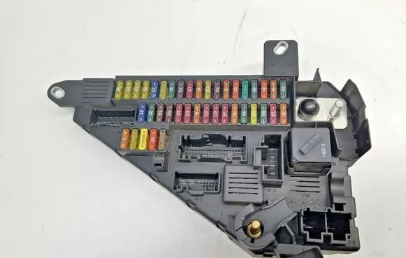 BMW 5 E60 E61 Fuse module 690661805 nr4058