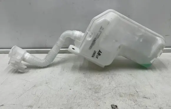 Audi A3 8Y Windshield washer fluid reservoir/tank 5FF955453