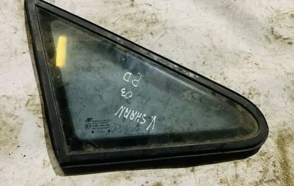 Volkswagen Sharan Front triangle window/glass 