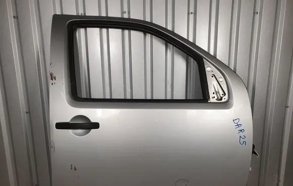 Nissan Navara D40 Front door 