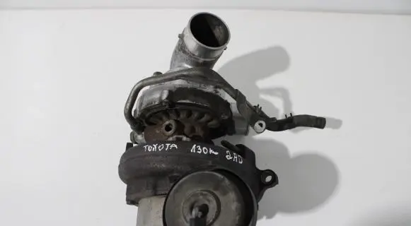 Toyota Avensis T250 Turbo 172010R020