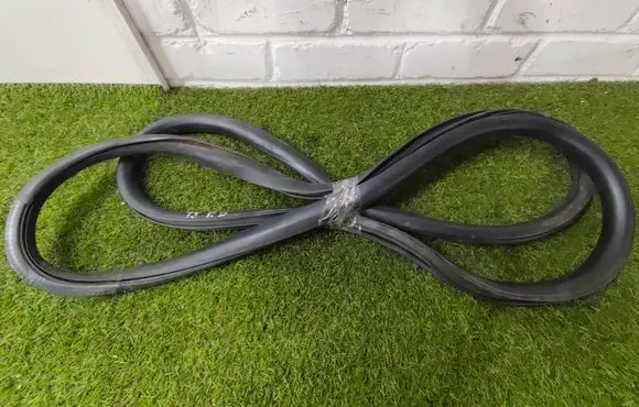 Volkswagen Multivan T5 Rubber seal front door window/glass 7H0837911H