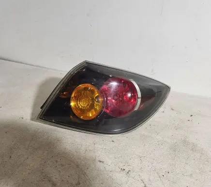 Mazda 3 I Rear/tail lights P6312 02V23CP DY21W
