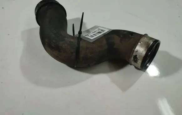 Volkswagen PASSAT B6 Intercooler hose/pipe 1K0145832B