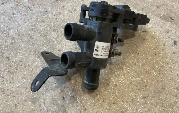 Porsche Panamera (971) Coolant heater control valve 971819076A
