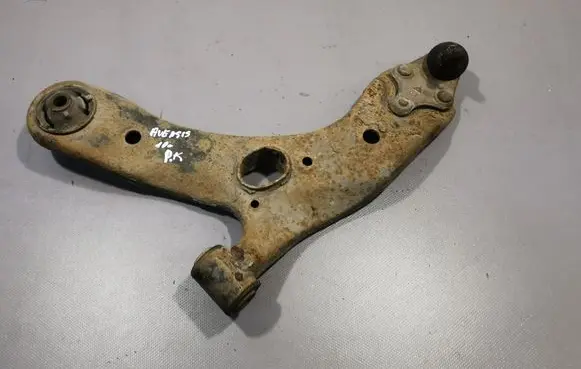 Toyota Avensis T270 Front lower control arm/wishbone