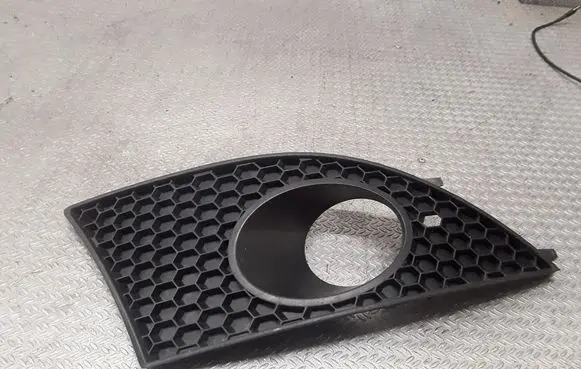 Seat Toledo III (5P) Front fog light trim/grill 5P0853666C