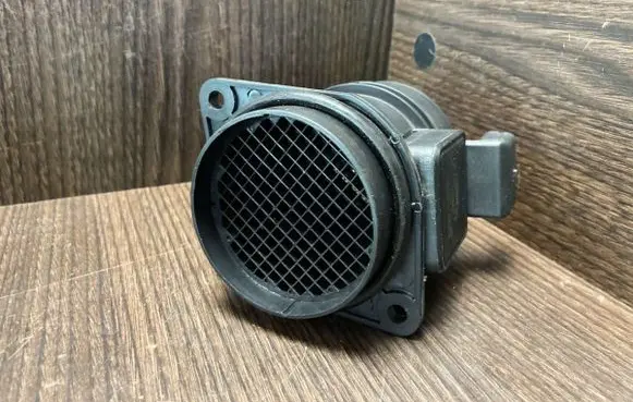 Renault Trafic II (X83) Mass air flow meter 8ET00914200