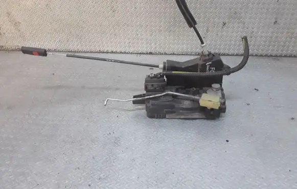 Opel Signum Front door lock 24447341