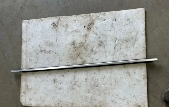 Audi Q7 4M Door glass trim 4M0853284
