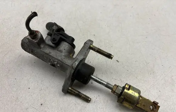Toyota Yaris Clutch master cylinder 
