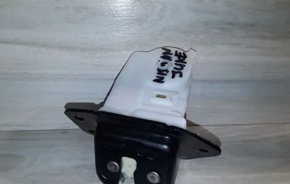 Tailgate/trunk/boot lock/catch/latch