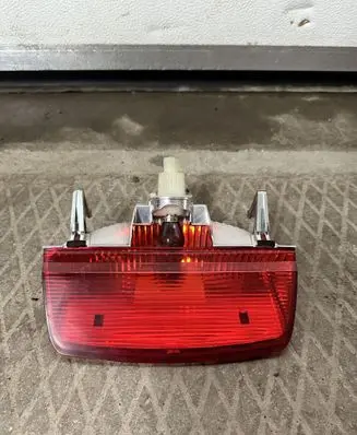 Nissan Micra Third/center stoplight 270331 021390