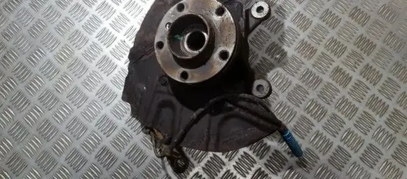 BMW X5 E53 Front wheel hub