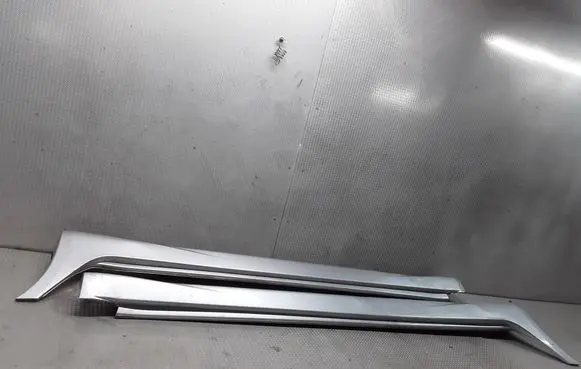 Mitsubishi Grandis Sill MN145462