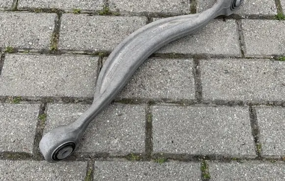 Audi Q7 4M Rear control arm 4M0501529L 4M0501531