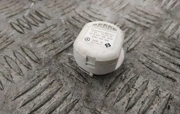 Mercedes-Benz CLS C219 Air pressure sensor A2118300572