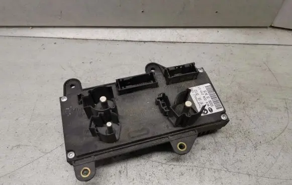 BMW 7 E65 E66 Power management control unit 6957026