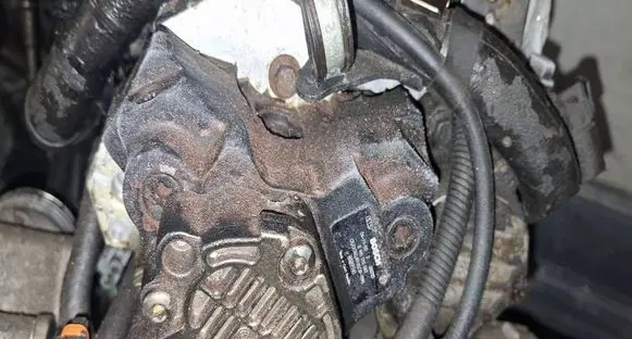 Volvo XC90 Fuel injection high pressure pump 0445010043 8689590