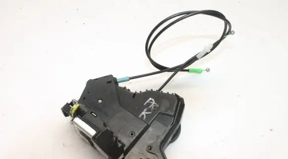 Toyota Verso-S Coupe door lock (next to the handle) 