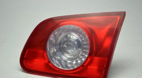 Tailgate rear/tail lights