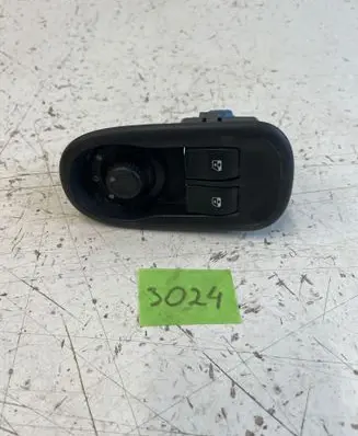 Renault Master III Wing mirror switch 8200002442B