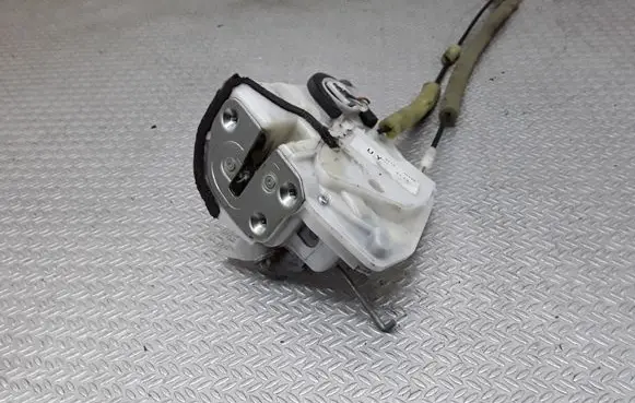 Mazda 2 Front door lock