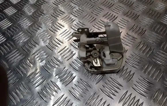 Toyota Yaris Rear door lock