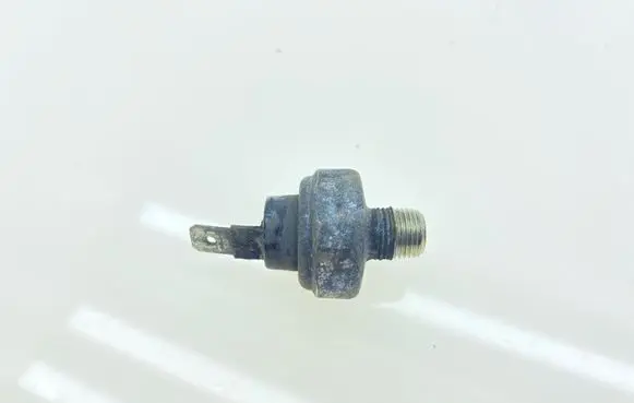 Subaru Legacy Oil pressure sensor 25240KA041 25240KA040 25240KA080