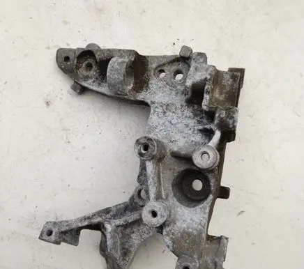 Peugeot 308 Engine mounting bracket 9684613880