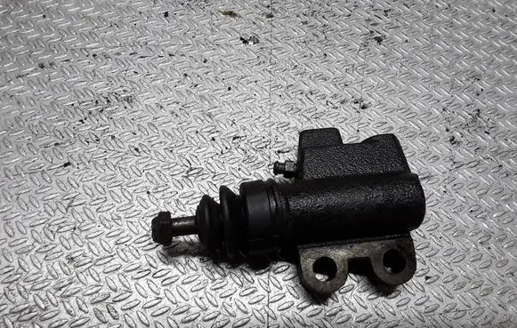 Nissan Primera Clutch slave cylinder 