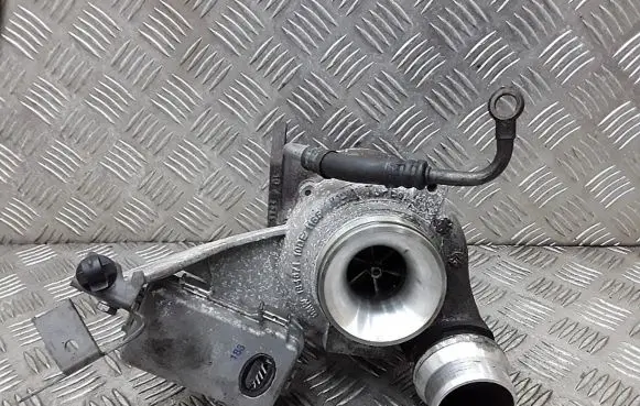 BMW 3 F30 F35 F31 Turbo 851820402