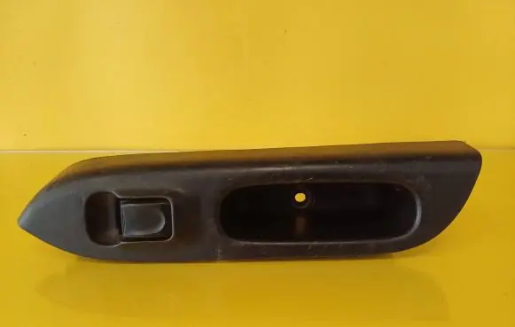 Opel Frontera B Electric window control switch 8971221021