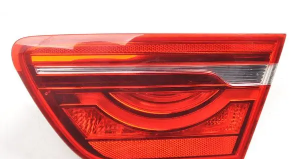Jaguar XE Tailgate rear/tail lights 