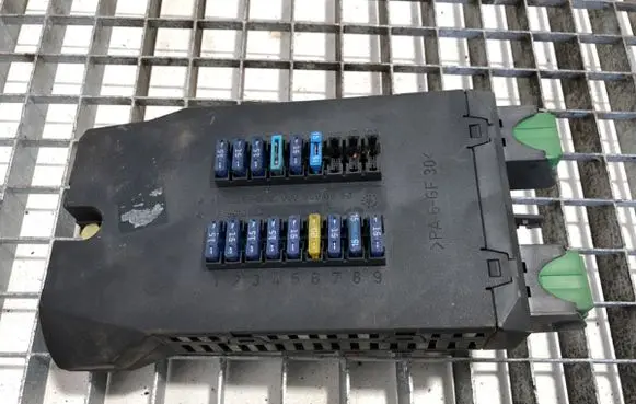 Mercedes-Benz Vito Viano W638 Fuse box set 0005400650
