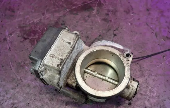 Renault Clio II Throttle body valve 