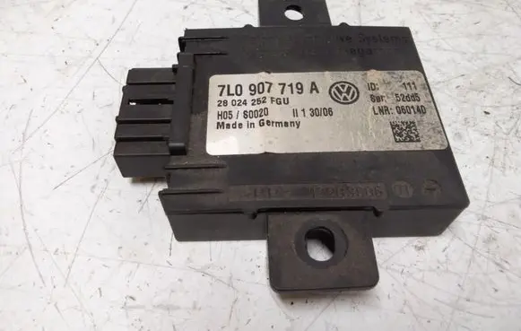 Volkswagen Touareg I Alarm control unit/module 7L0907719A