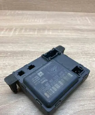 Mercedes-Benz Sprinter W906 Door control unit/module A9068203926 00005228