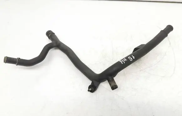 Volkswagen PASSAT B6 Engine coolant pipe/hose 06A121065DP