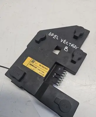 Opel Vectra B Tail light bulb cover holder 90568047