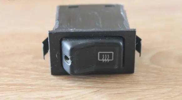 Volkswagen Jetta I Windscreen/window heater switch 321959621B