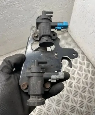 Suzuki Grand Vitara I Turbo solenoid valve 9635704380