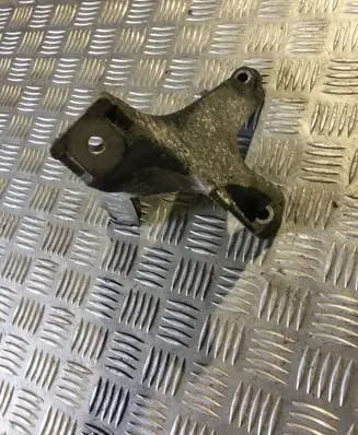 Audi A4 S4 B7 8E 8H Engine mounting bracket 8E0199308AF