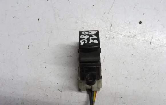 Nissan Micra Quarter vent window switch 