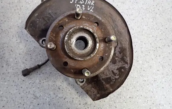 Mitsubishi Space Star Front wheel hub spindle knuckle 