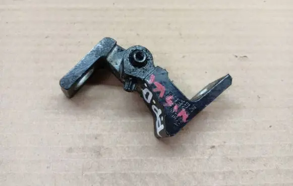 Volkswagen Tiguan Front door lower hinge 