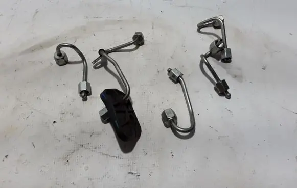 Renault Espace V (RFC) Fuel injector supply line/pipe STU4108060