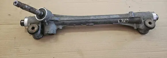 Toyota Verso-S Steering rack 00067